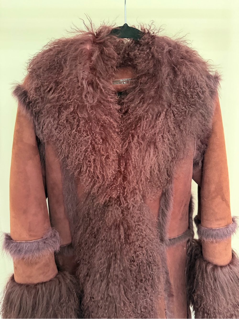 Custom burgundy vintage shearling and Tibetan lamb fur coat - Picture 2 of 12